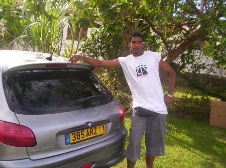 alors lui c'est mon cousin derrick alias 